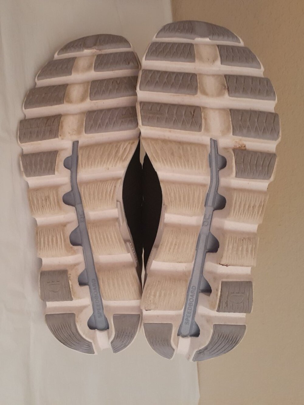 On Cloudswift Mesh Sneakers - Picture 7 of 10